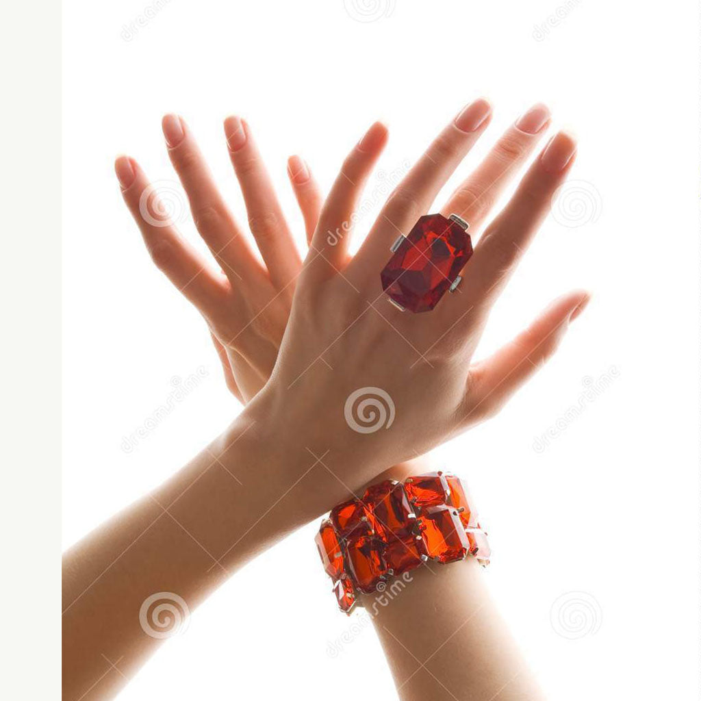 Red fashion jewelry in the trend 2021