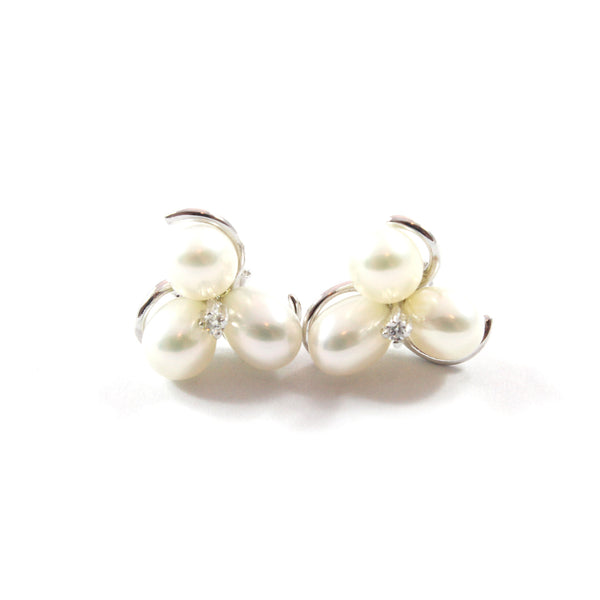 White Freshwater Cultured Pearl Stud Earrings with Sterling Silver 5.5-6.0mm