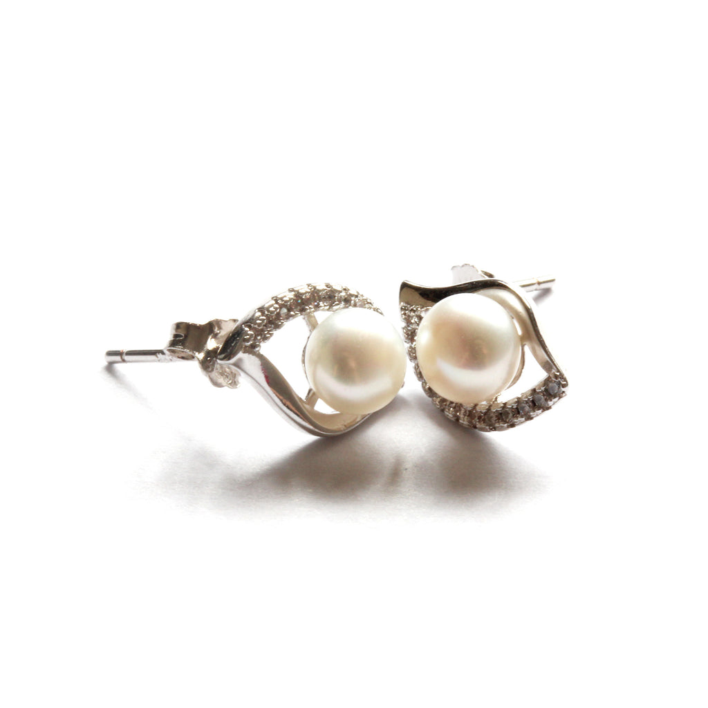 White Freshwater Cultured Pearl Cubic Zirconia Studs Earrings with Sterling Silver 5.5-6.0mm